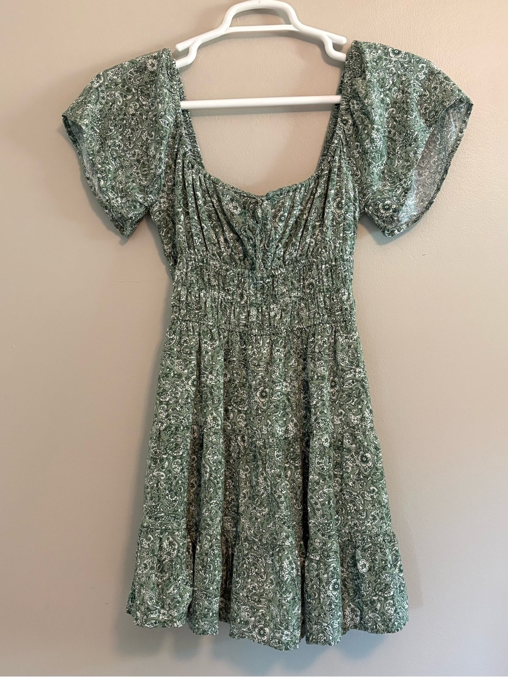 Hollister Sage Green Floral Puff-Sleeve Midi Dress